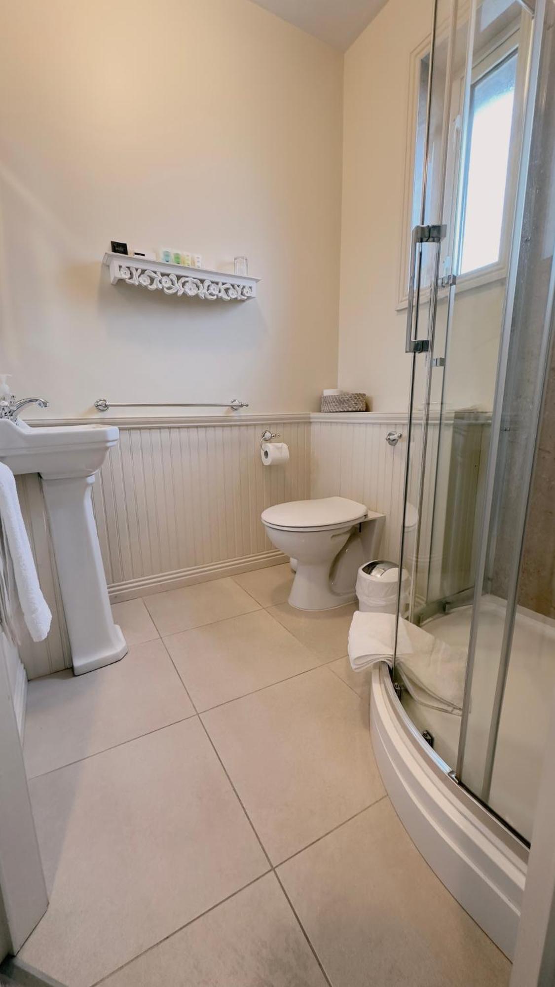 Ardawn House Bed & Breakfast Galway Exterior photo Bathroom with shower enclosure