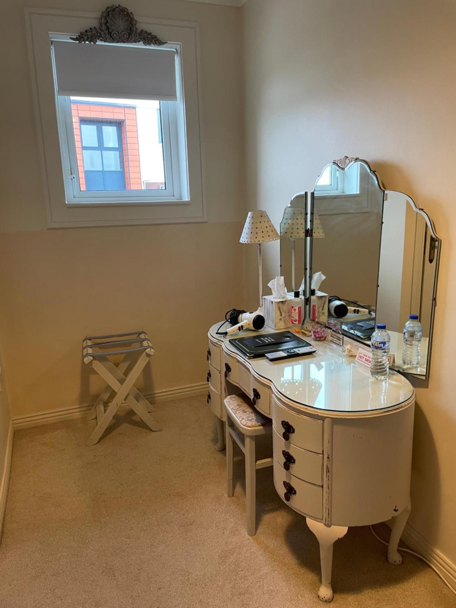 Ardawn House Bed & Breakfast Galway Exterior photo Dressing table