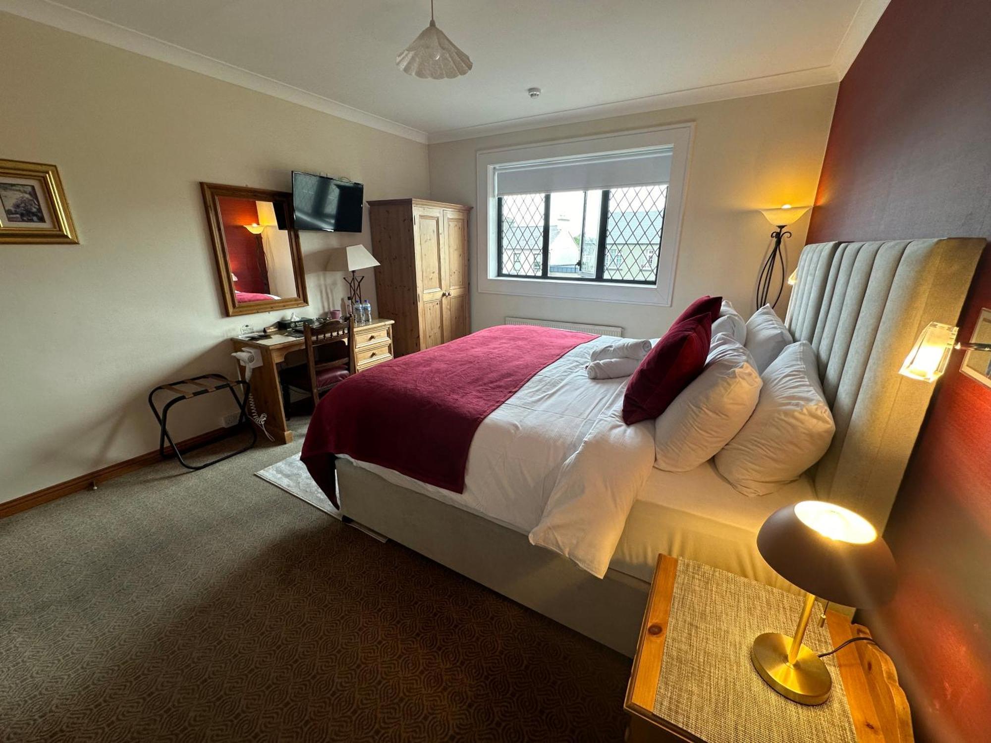 Ardawn House Bed & Breakfast Galway Exterior photo A bedroom at the hotel