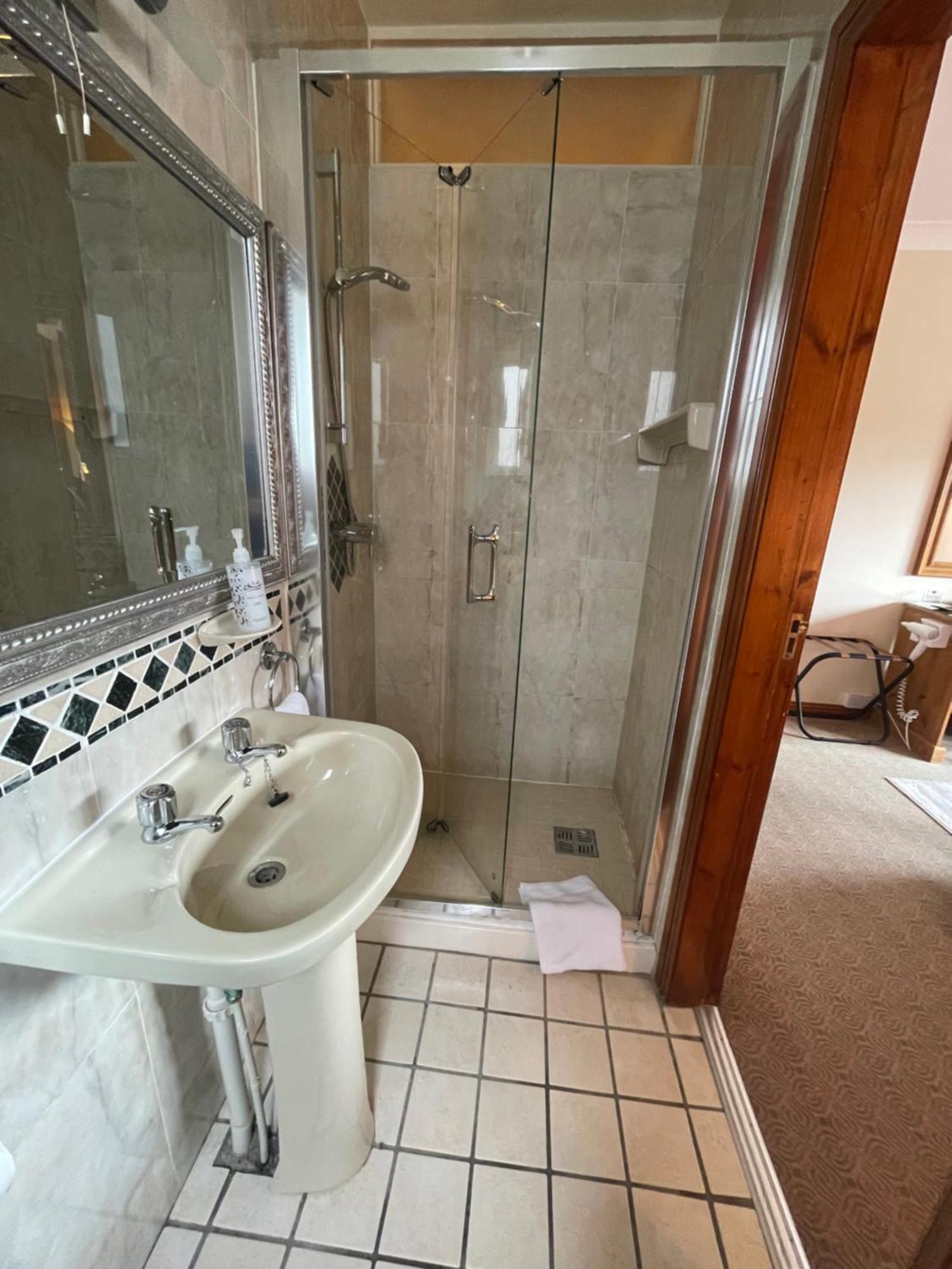 Ardawn House Bed & Breakfast Galway Exterior photo A shower enclosure