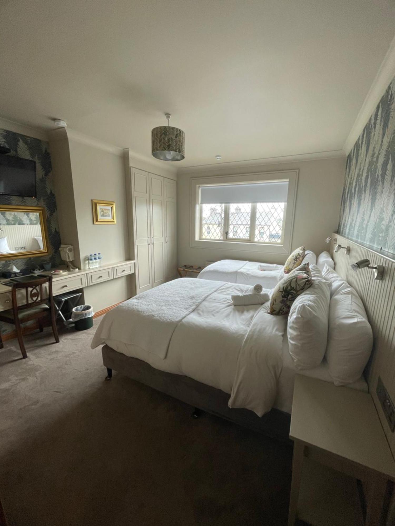 Ardawn House Bed & Breakfast Galway Exterior photo A bedroom at the hotel