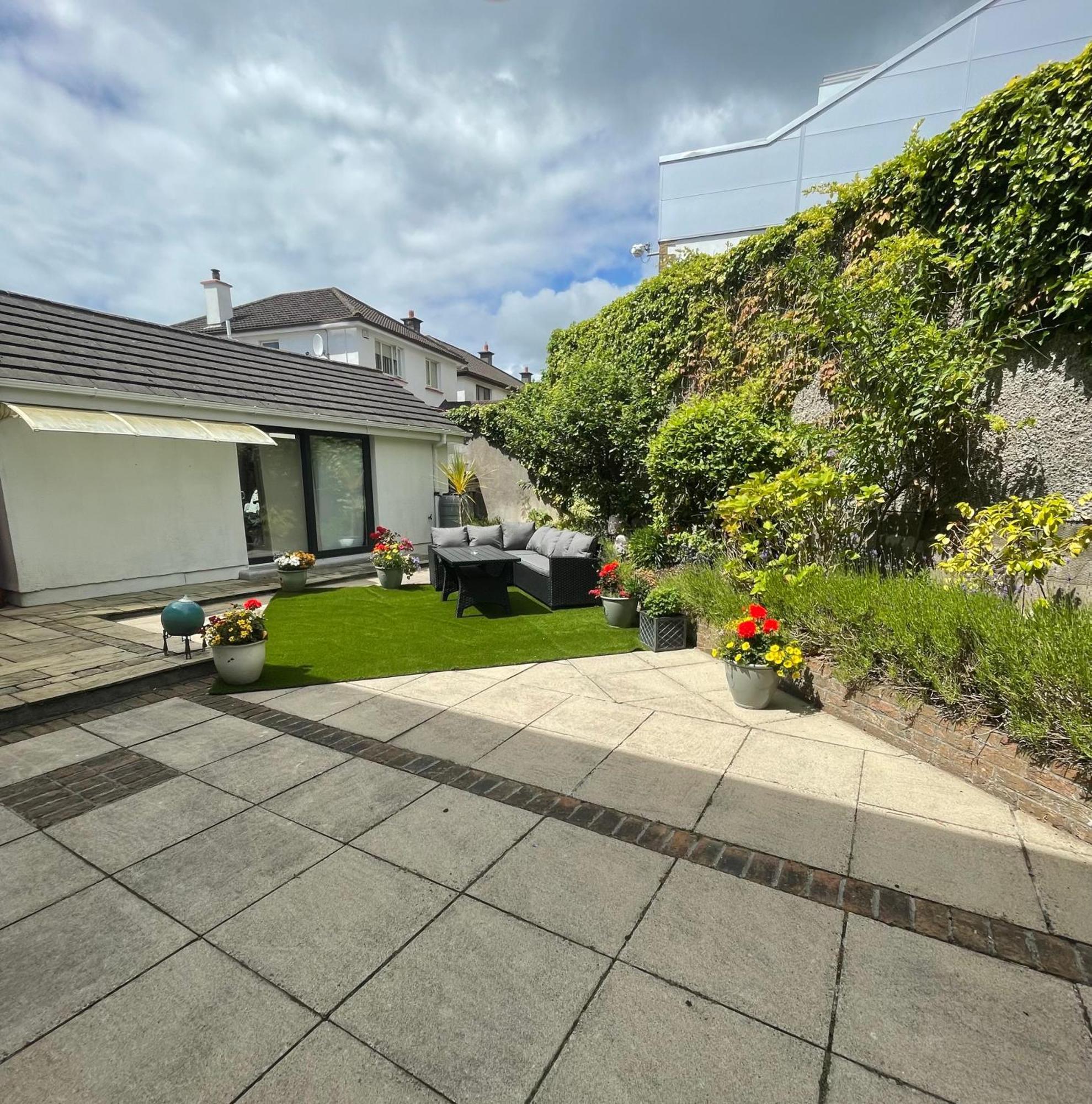 Ardawn House Bed & Breakfast Galway Exterior photo The garden of the house