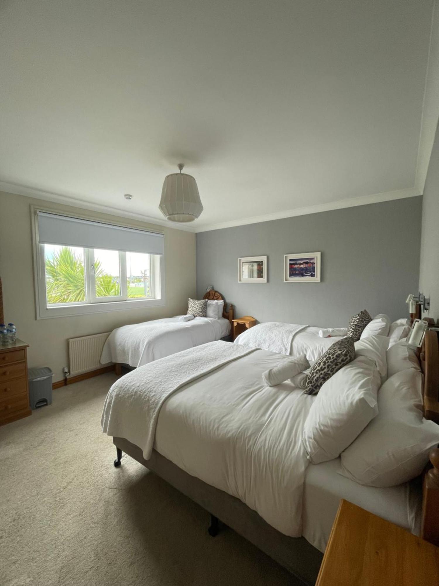 Ardawn House Bed & Breakfast Galway Exterior photo A bedroom at the hotel