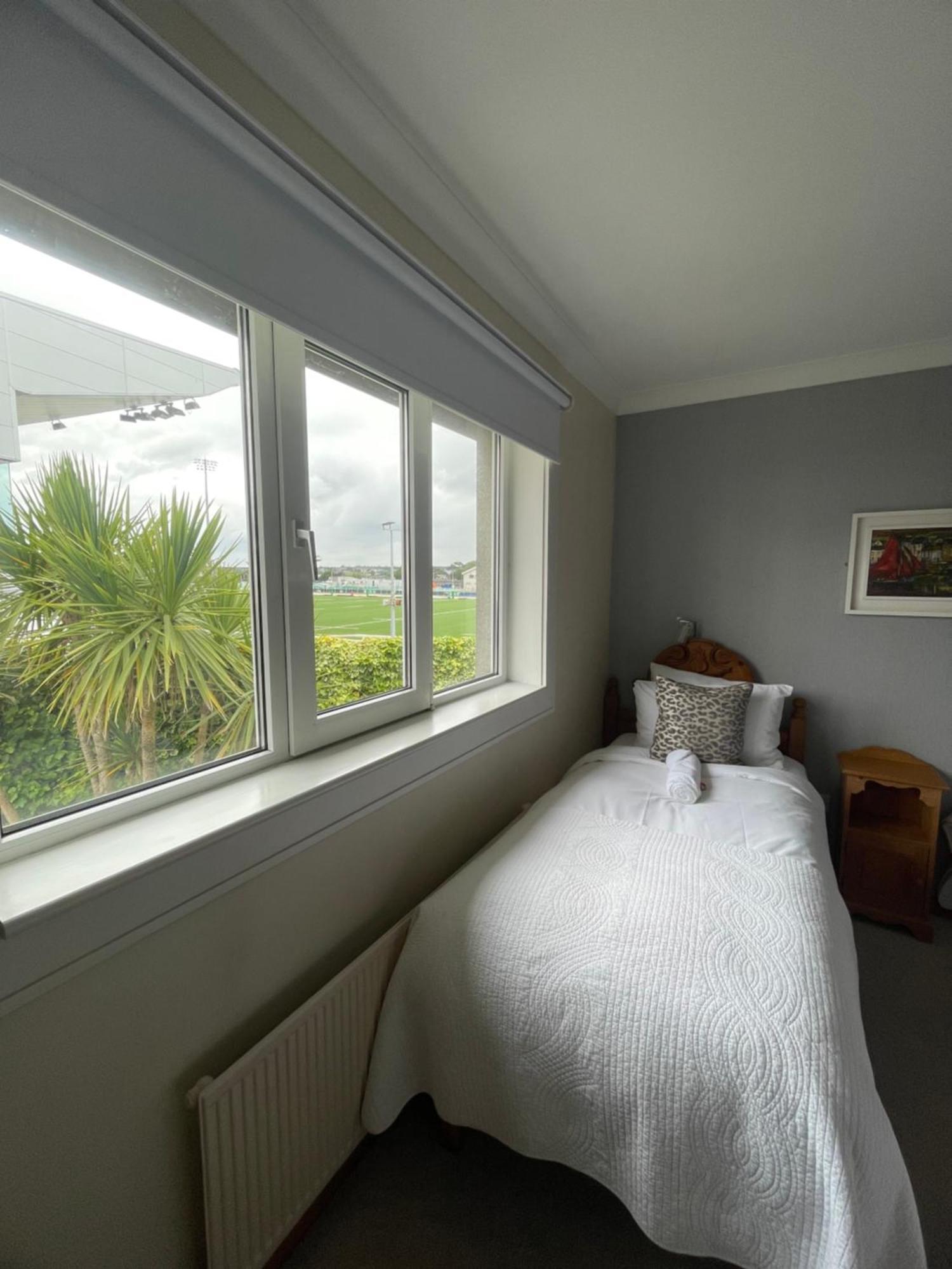 Ardawn House Bed & Breakfast Galway Exterior photo A single room at the hotel